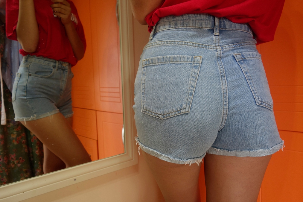How To Cut Jeans Into Shorts - Adjust